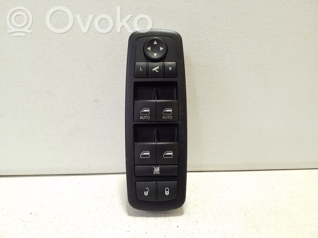Jeep Cherokee Electric window control switch 