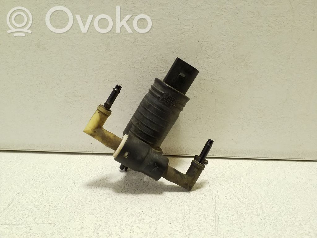 Jeep Cherokee Windscreen/windshield washer pump 