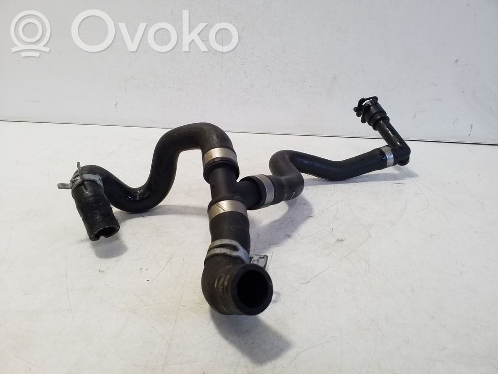 Volvo XC90 Conductă/furtun lichid de răcire motor 