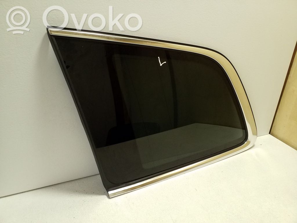 Volvo XC90 Rear side window 