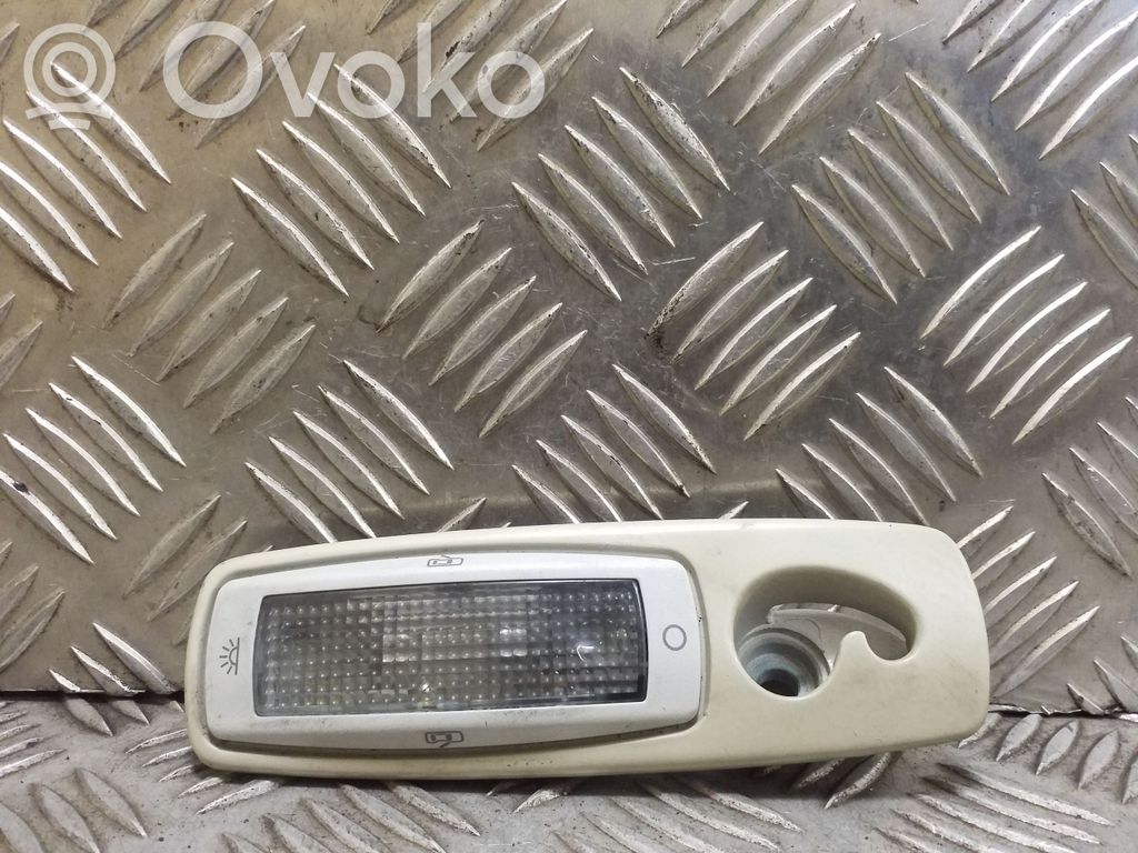 Volkswagen Golf IV Lampka podsufitki tylna 