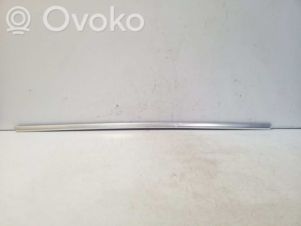 Volvo XC60 Listwa / Uszczelka szyby drzwi tylnych 