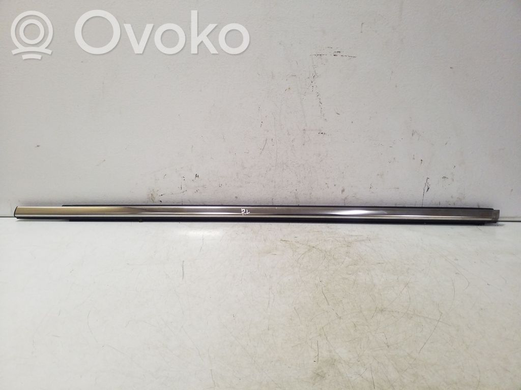 Ford Kuga II Listwa / Uszczelka szyby drzwi przednich 