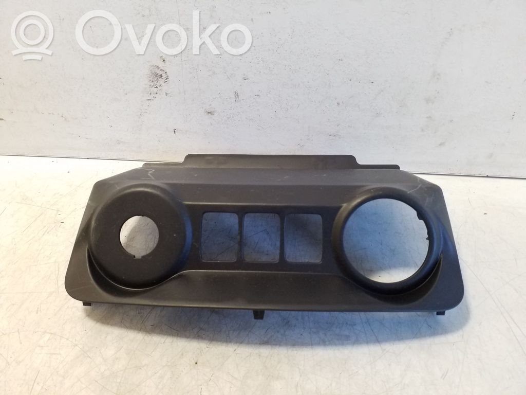 Nissan Navara D23 Moldura del panel (Usadas) 