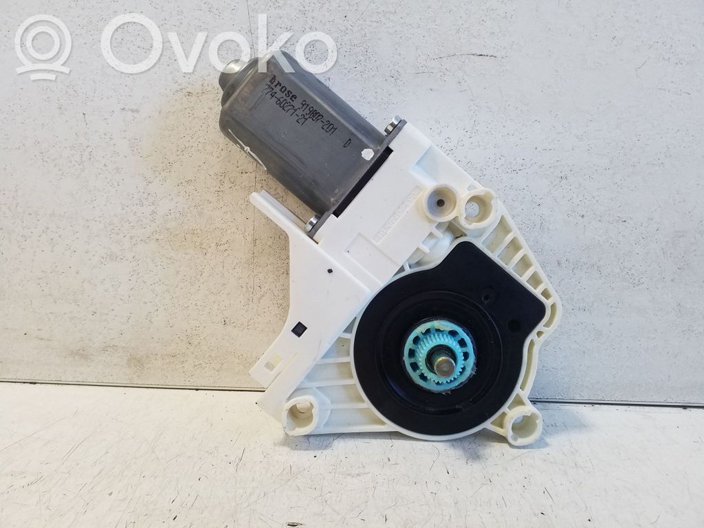 Volkswagen Touareg II Moteur de lève-vitre de porte avant