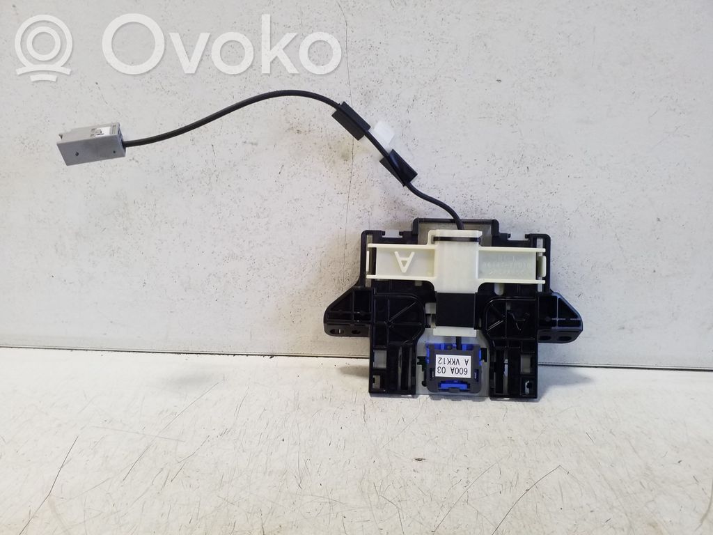 Antena GPS   8686078010,8614778010,8686278010
