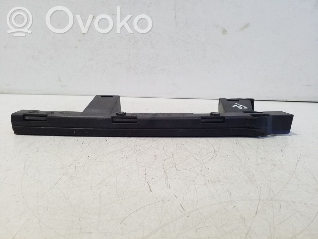 Etuoven tuulilasin kisko   61863