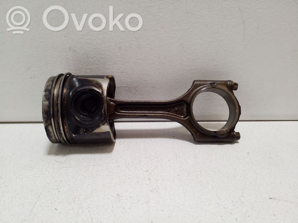 Volvo XC60 Piston with connecting rod 