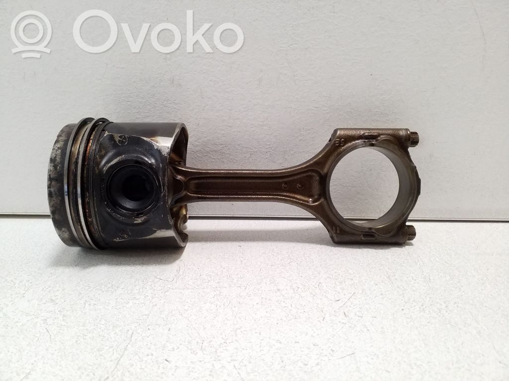 Volvo XC60 Piston with connecting rod 