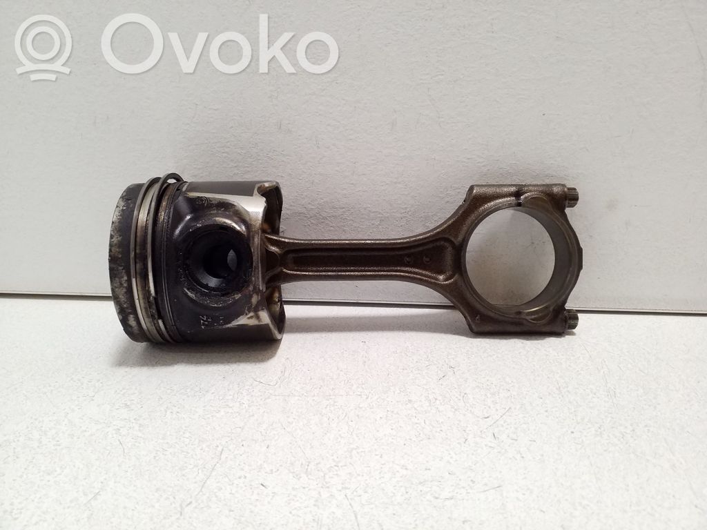 Volvo XC60 Piston with connecting rod 