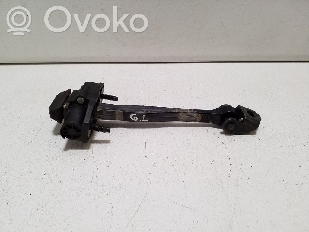 Volvo XC60 Takaoven pidätin 