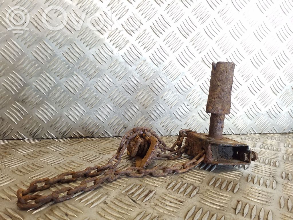 Bridă fixare roată de rezervă