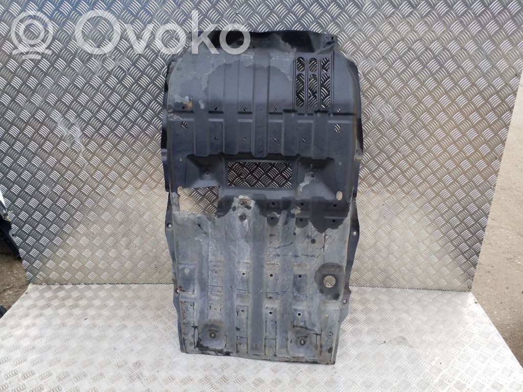 Mitsubishi L200 Placa protectora/protector antisalpicaduras motor 