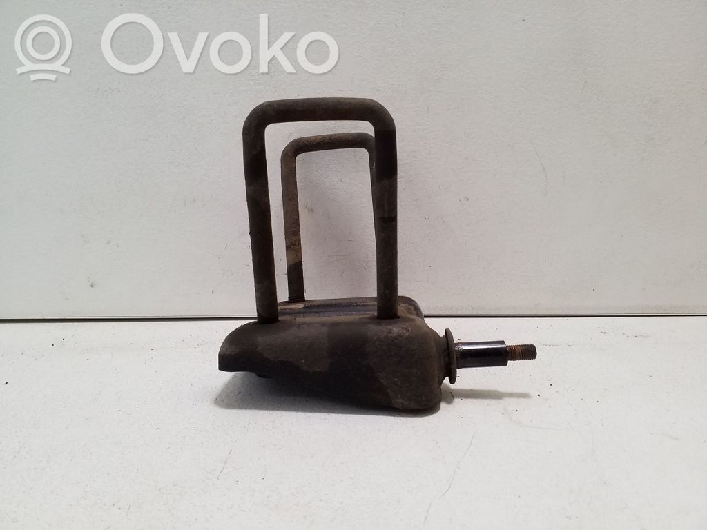 Mitsubishi L200 Alte piese suspensie spate 