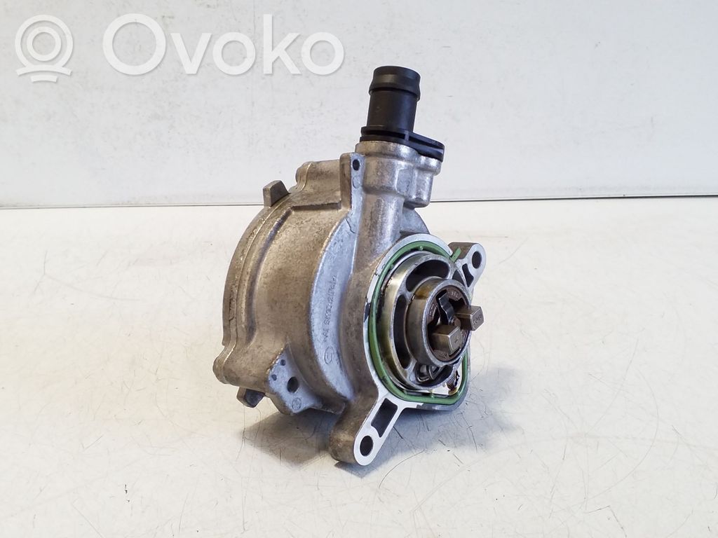 Nissan Qashqai J12 Vacuum pump 