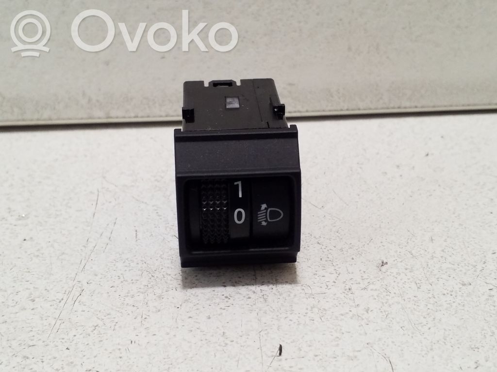 Nissan Qashqai J12 Headlight level height control switch 