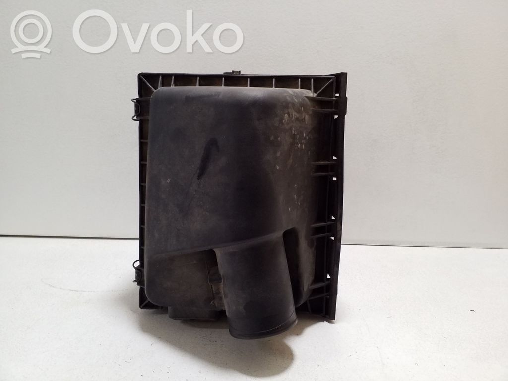 Dodge Nitro Air filter box 