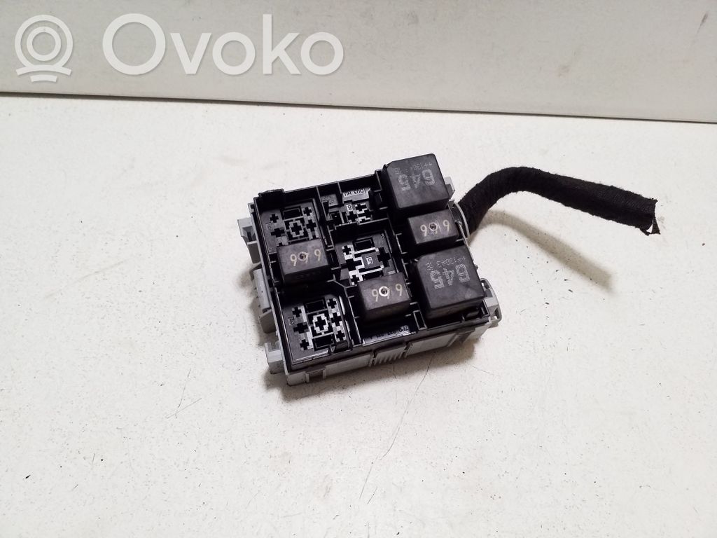 Porsche Cayenne (92A) Bloc montaj relee 