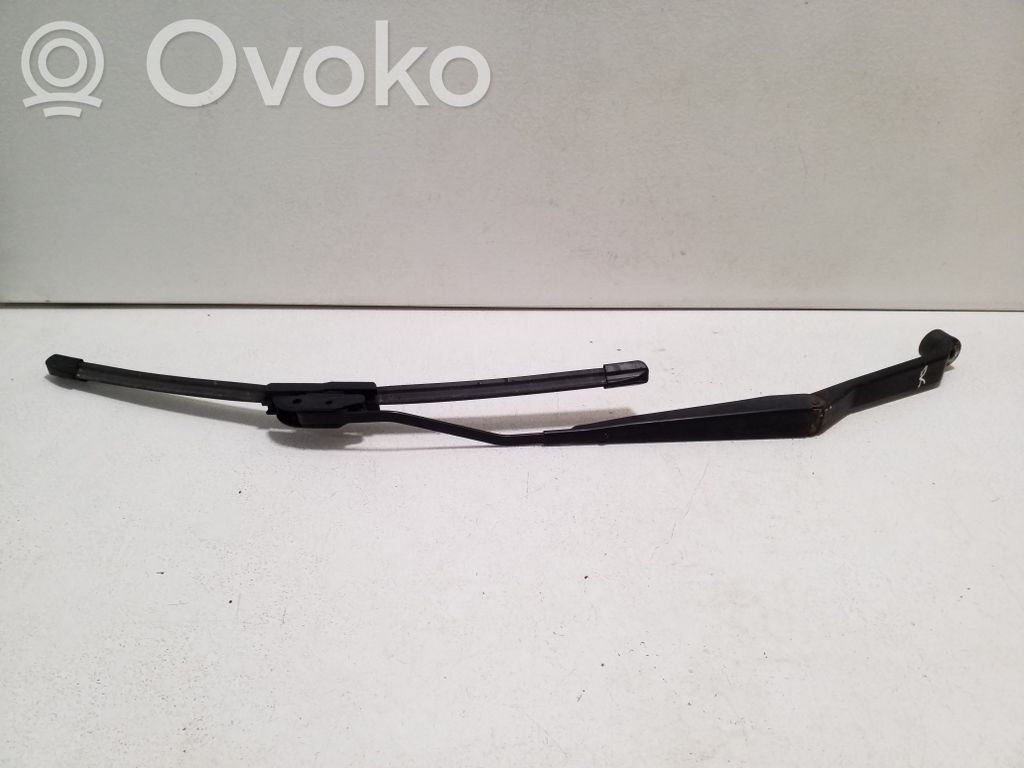 Suzuki Grand Vitara II Front wiper blade arm 