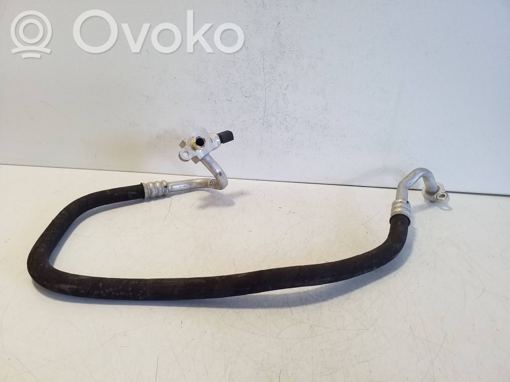 Ilmastointilaitteen putki (A/C)   32289918