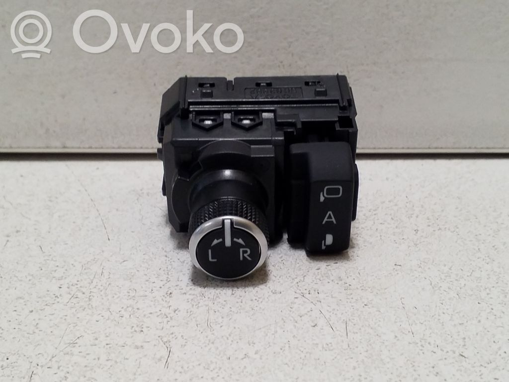 Toyota bZ4X Wing mirror switch 