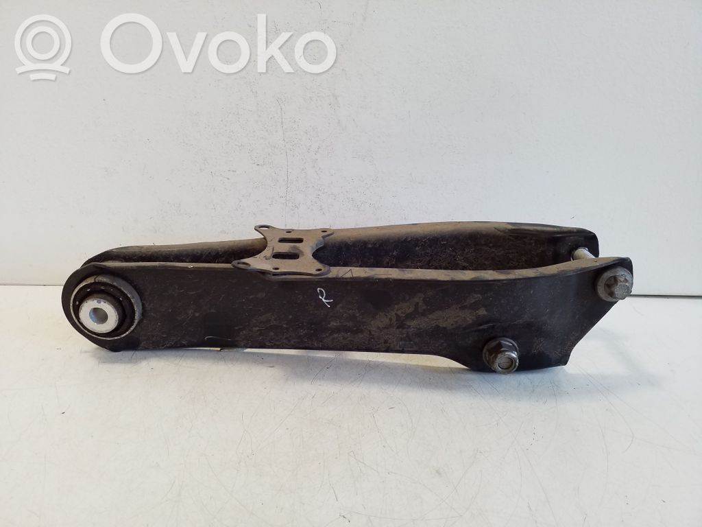 BMW i4 Plaukti un sviras 