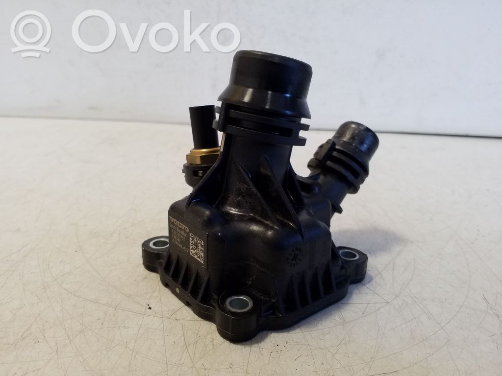 Volvo XC60 Carcasa del termostato 