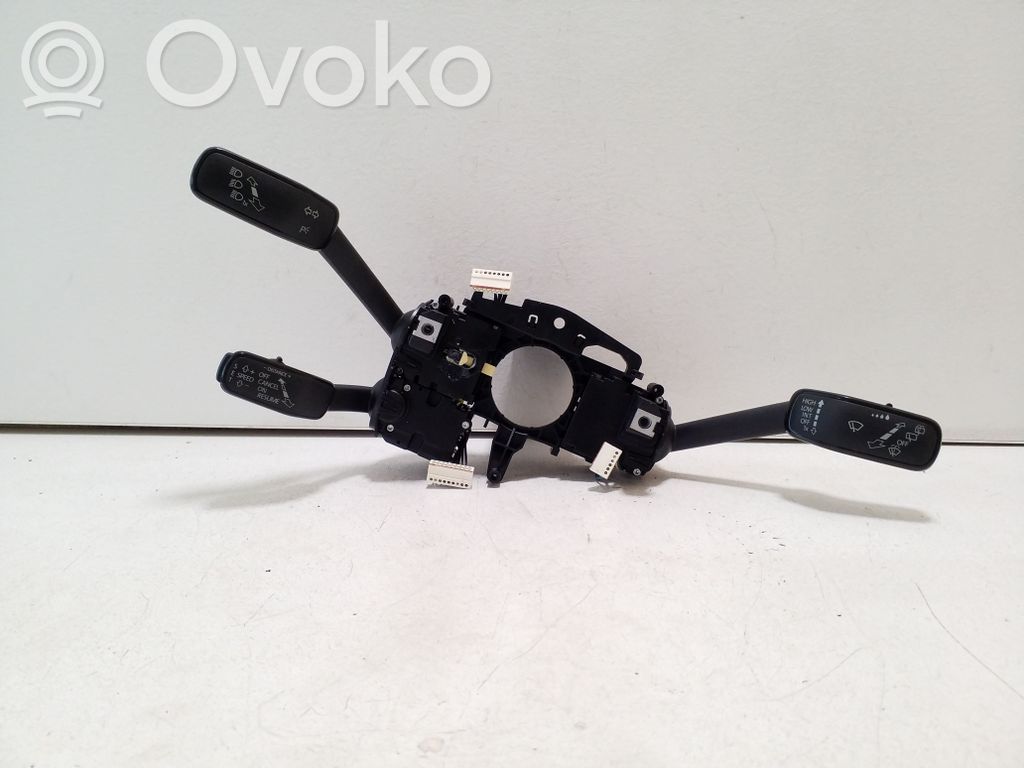 Skoda Octavia Mk3 (5E) Wiper turn signal indicator stalk/switch 