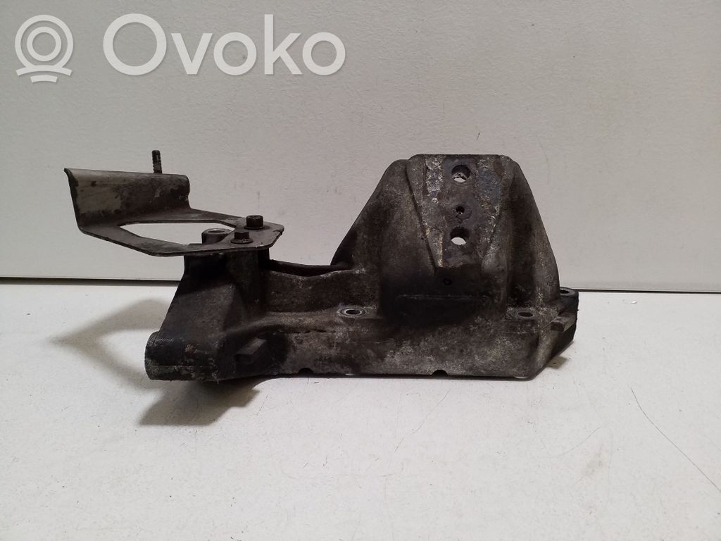 Iveco Daily 5th gen Engine mounting bracket 