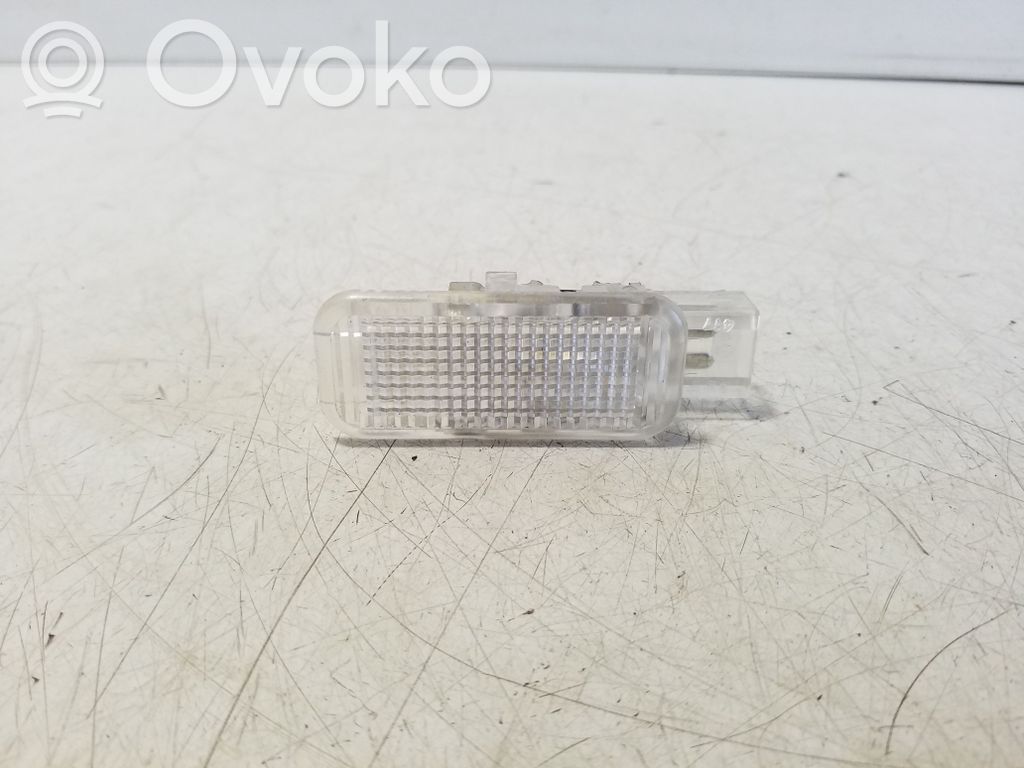 Otras luces interiores   3B0947415