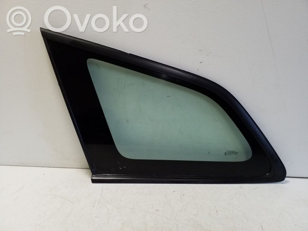 Vidrio lateral trasero   E143R011583