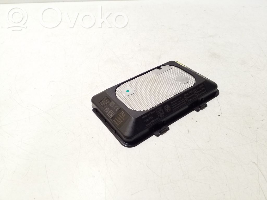 Volkswagen Golf VIII Wireless charging module 