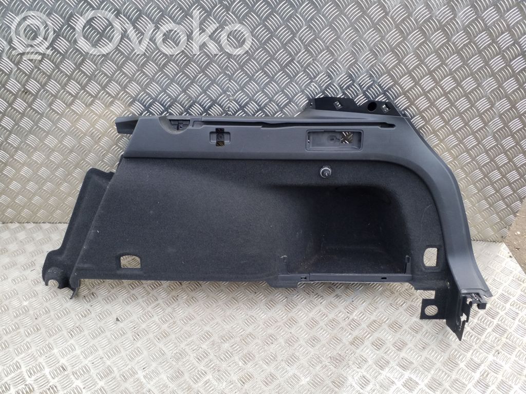 Volkswagen PASSAT B8 Boczek / Tapicerka / bagażnika 