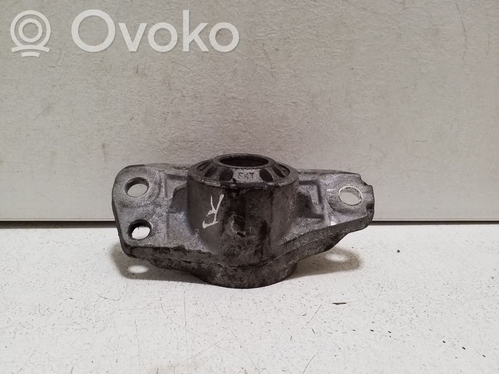 Audi Q3 8U Flanșă fixare amortizor față 