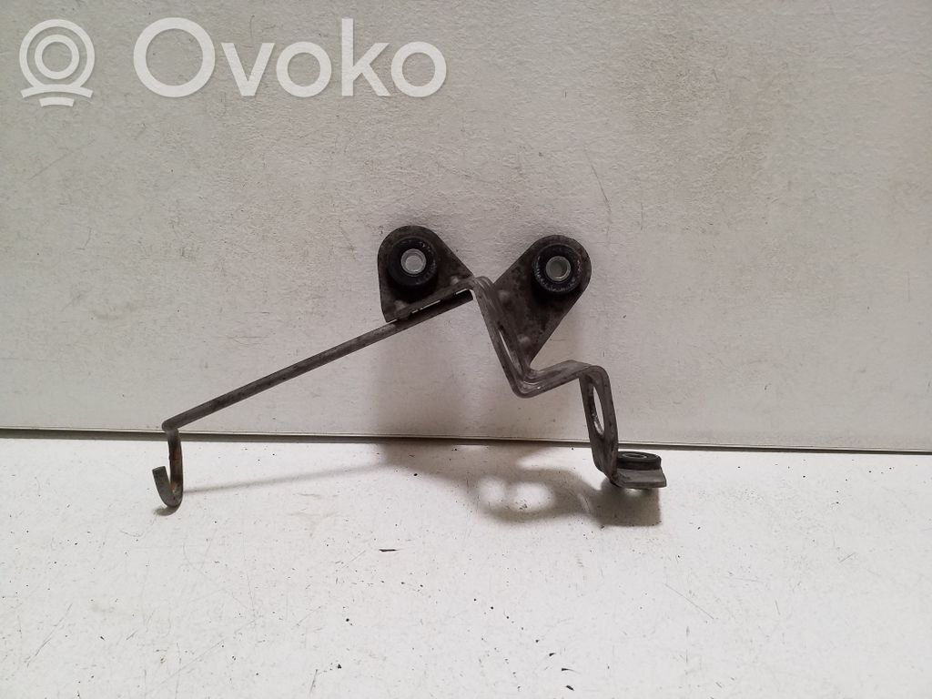 Audi TT TTS Mk2 Gear shift cable bracket 