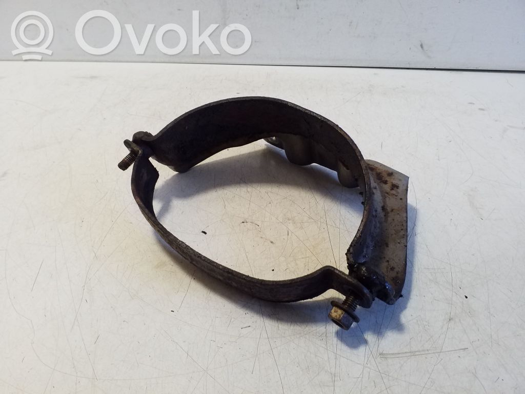 Fiat 500L Muffler mount bracket/holder 