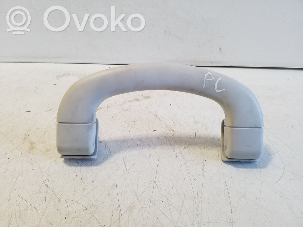 Fiat 500L Rankenėlė priekinė 