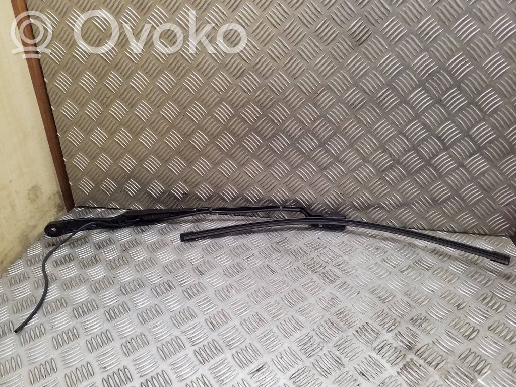 Tesla Model 3 Front wiper blade arm 