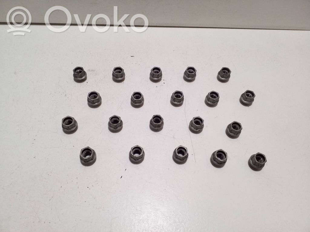 Tuercas/tornillos