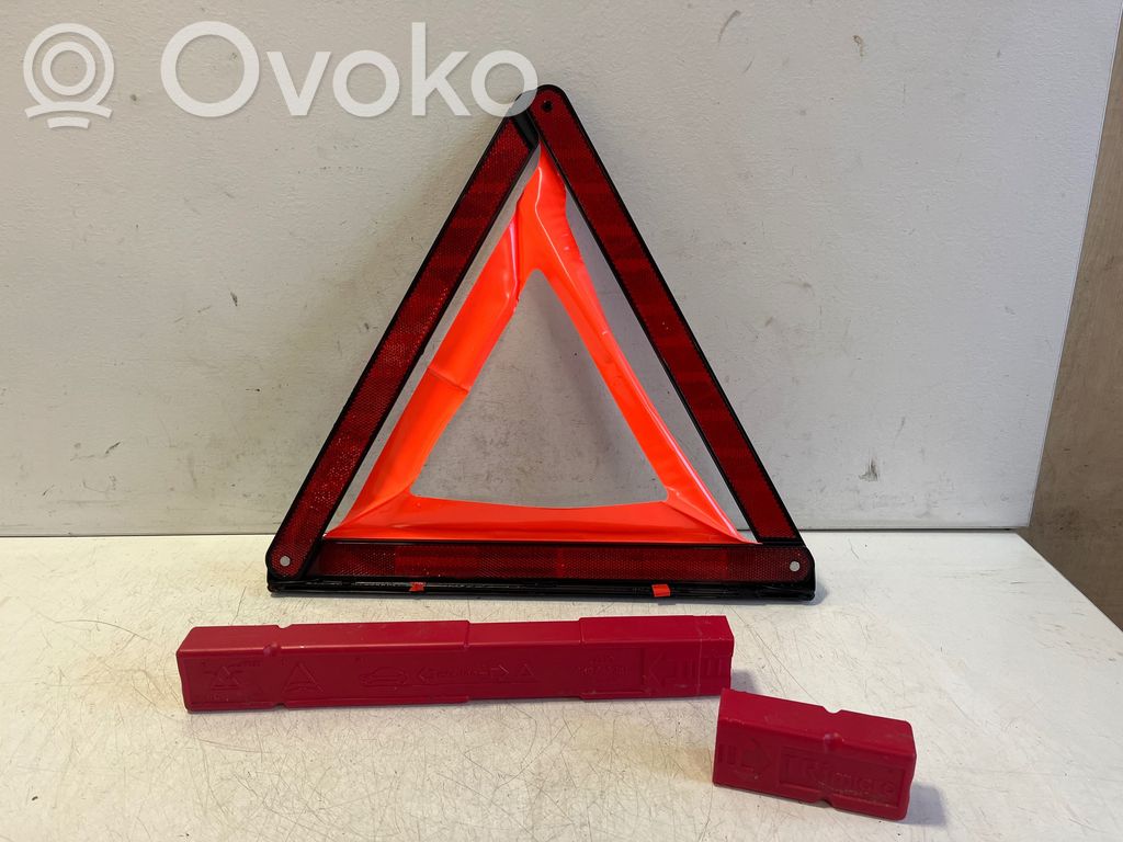 Audi TT TTS RS Mk3 8S Segnale di avvertimento di emergenza