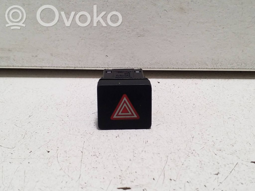 Botón interruptor de luz de peligro   8W0941509A