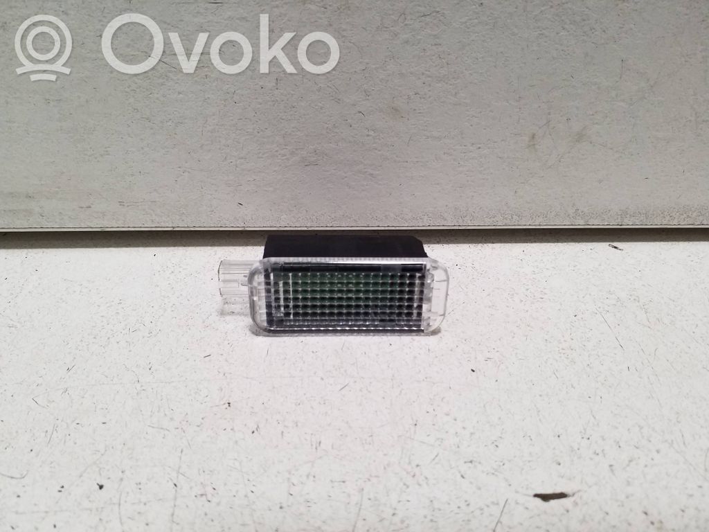 Otras luces interiores   4E0947415