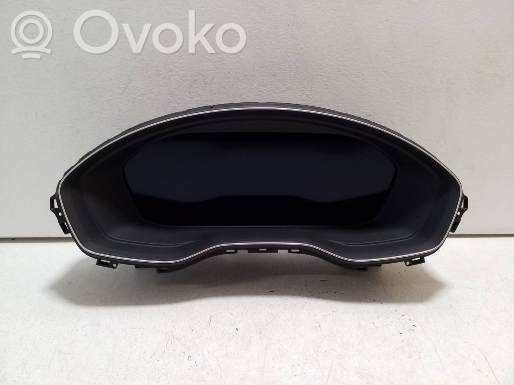 Audi A5 Geschwindigkeitsmesser Cockpit 