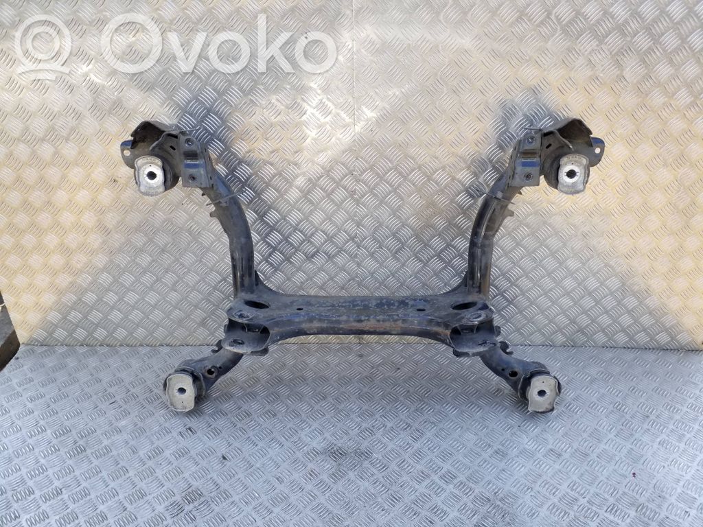 Galinis traversas   8W0505235AP