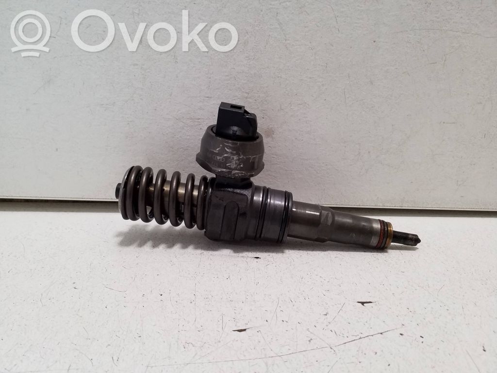 Inyector de combustible   070130073R,0414720310