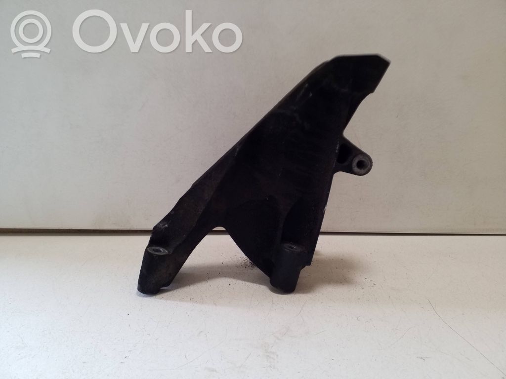 Volkswagen Transporter - Caravelle T5 Engine mounting bracket 