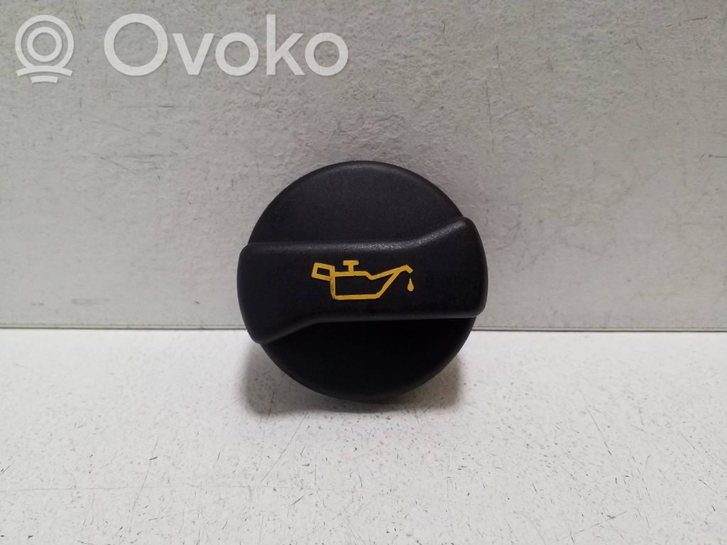 Porsche Cayenne (92A) Крышка от отверстия для залива масла 