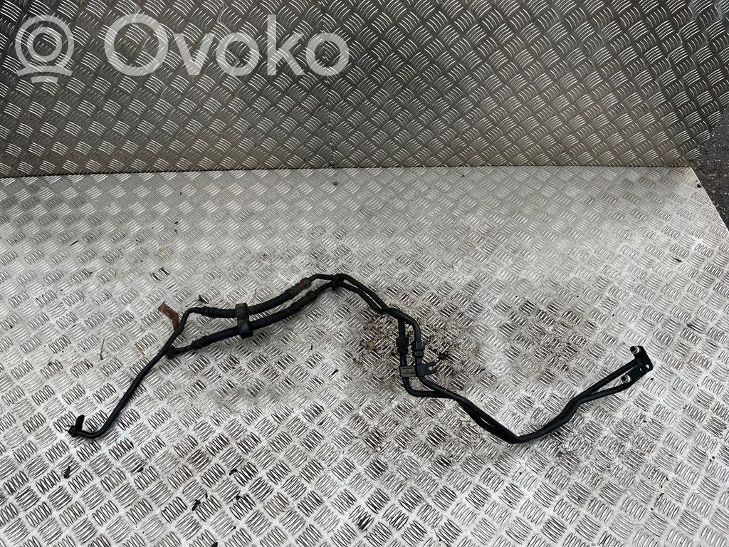 Volkswagen PASSAT B5.5 Tuyau de refroidissement d'huile de boîte de vitesses 