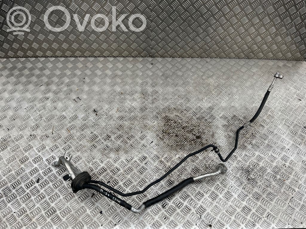Volkswagen PASSAT B5.5 Ilmastointilaitteen putki (A/C)