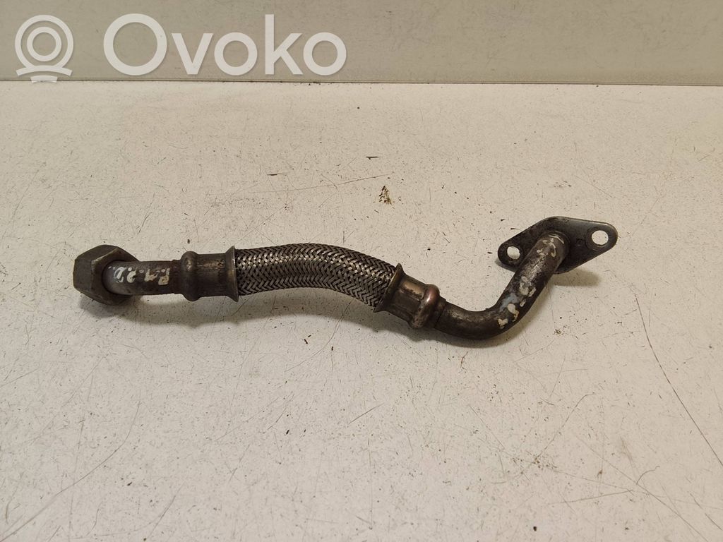 Volkswagen PASSAT B5.5 Przewód olejowy smarowania turbiny 